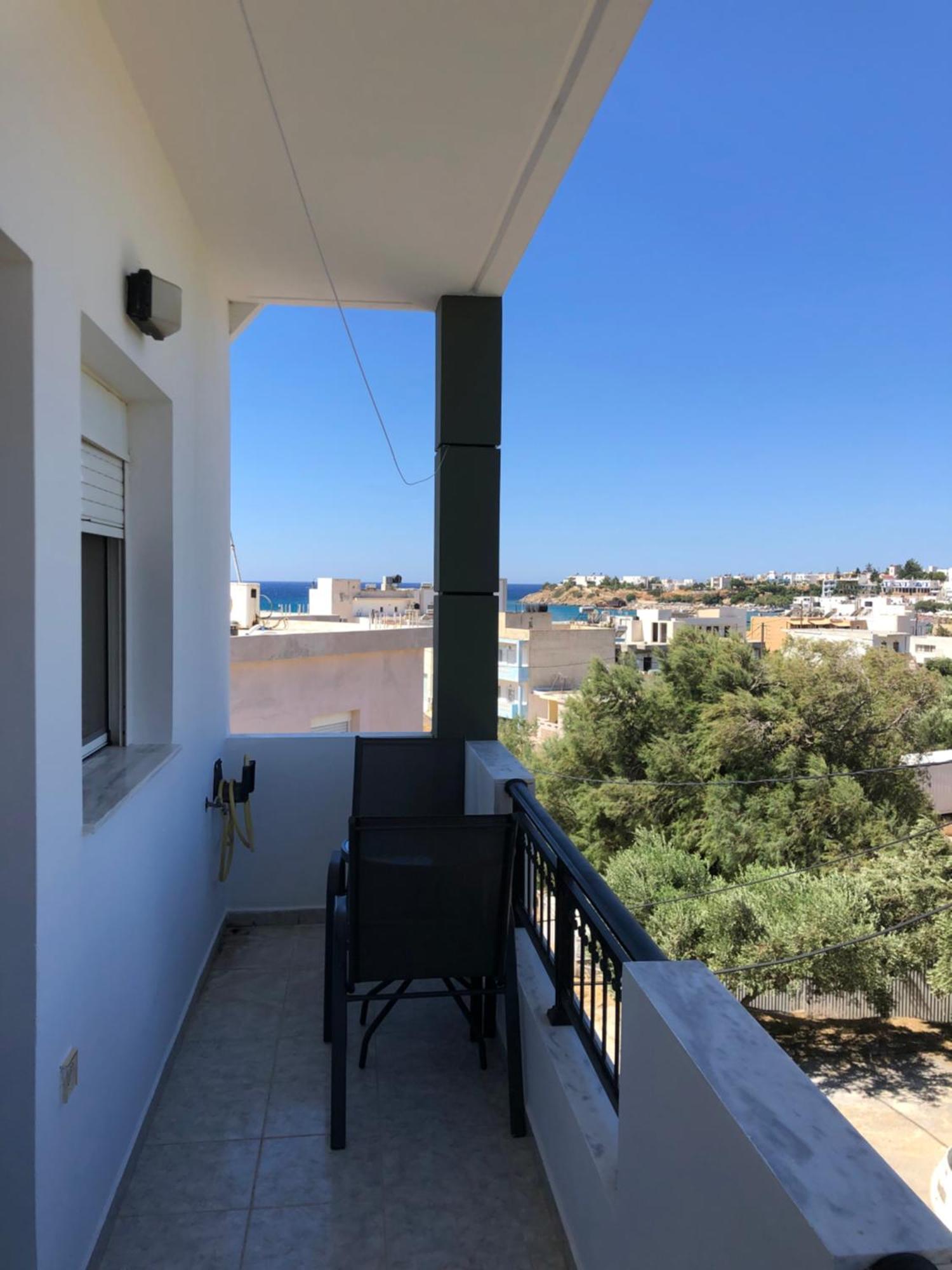 Blue Sky Apartments Makrýgialos エクステリア 写真